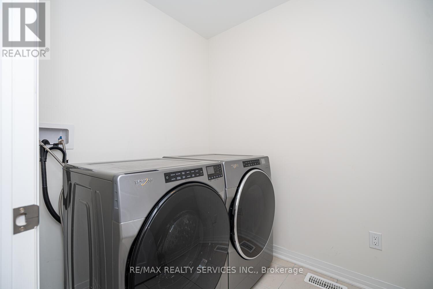 189 Leslie Davis Street, North Dumfries, Ontario  N0B 1E0 - Photo 13 - X12831466