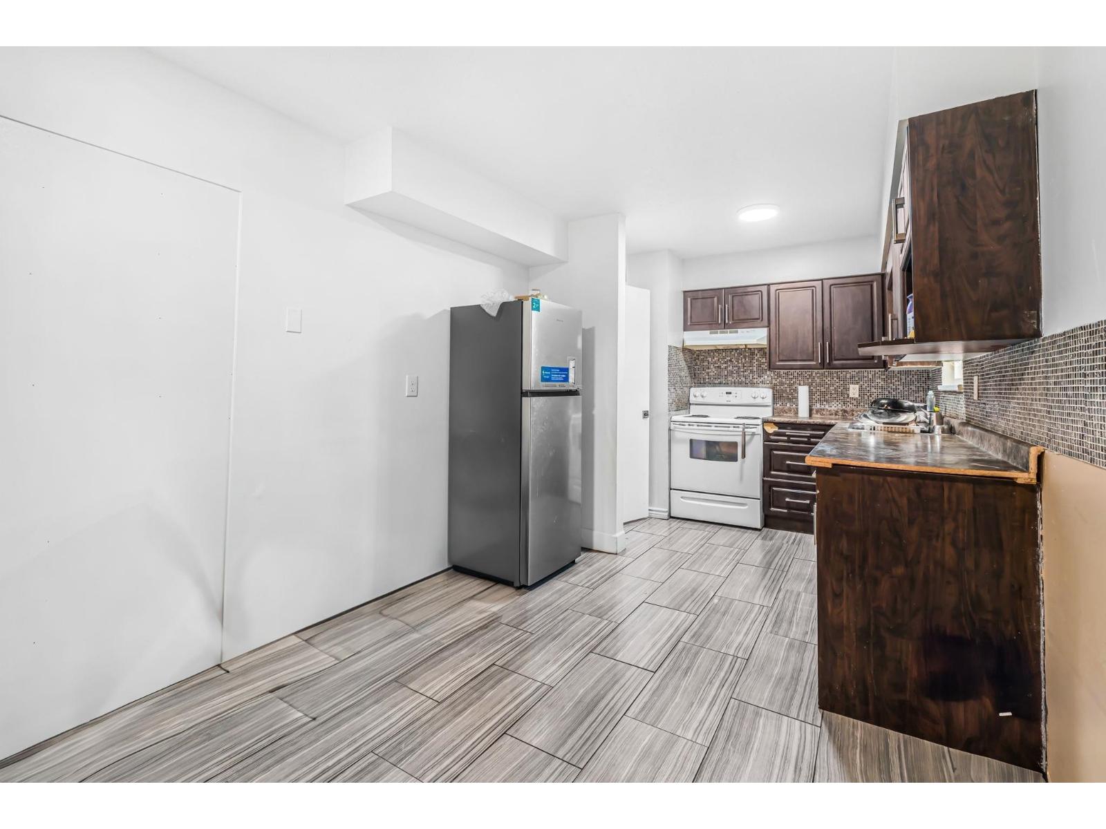 6848 135 Street, Surrey, British Columbia  V3W 4W6 - Photo 9 - R3091773