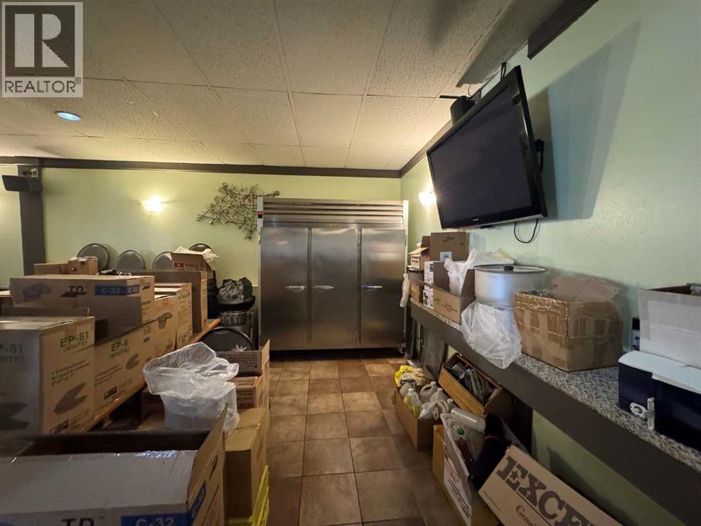 135 Whitefield Drive, Calgary, Alberta  T1Y 5X1 - Photo 5 - A2289374