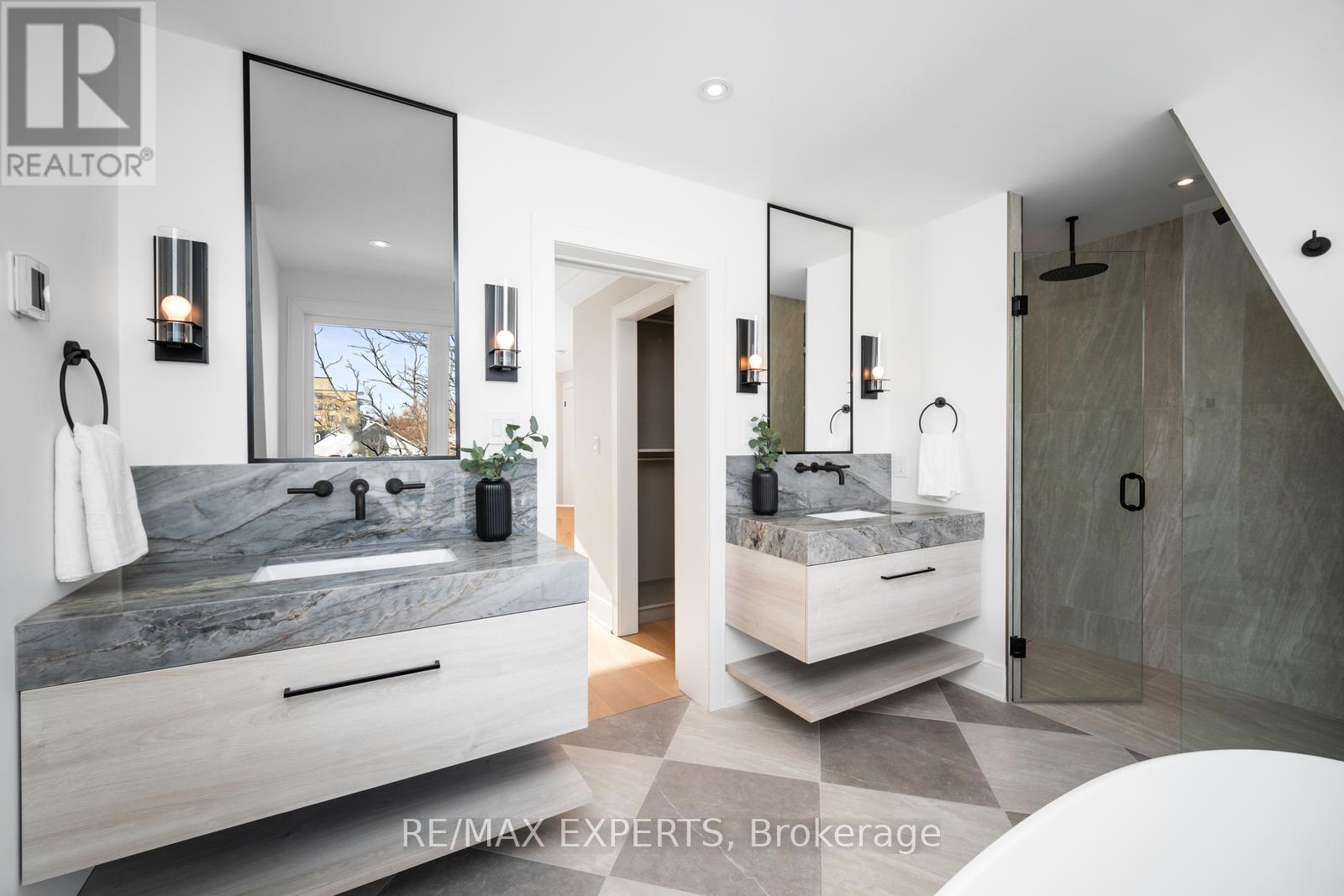 15 Holland Park Avenue, Toronto, Ontario  M6C 1M2 - Photo 32 - C12762610