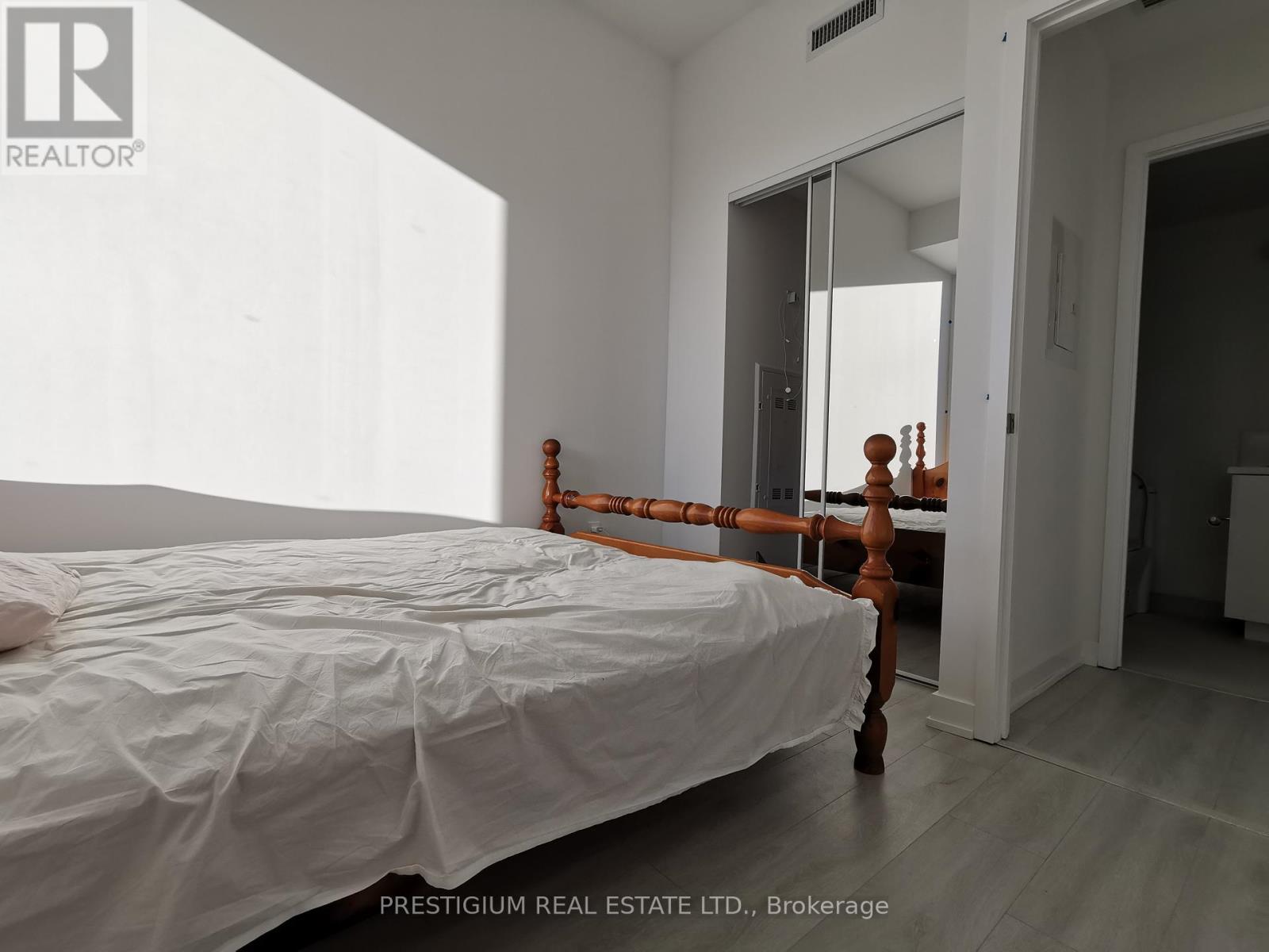 3806 - 238 Simcoe Street, Toronto, Ontario  M5T 0E2 - Photo 7 - C12831482