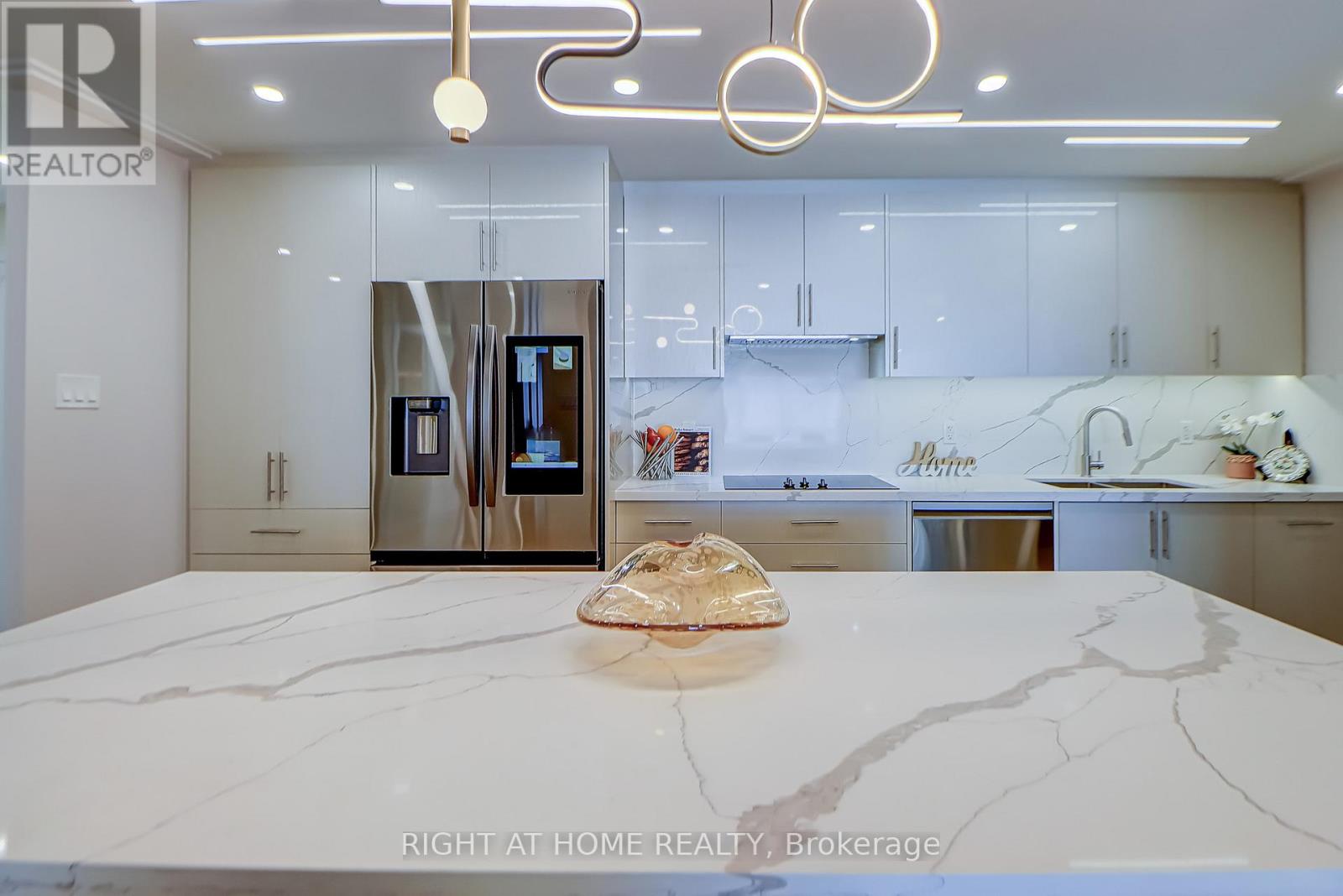 1207 - 130 Carlton Street, Toronto, Ontario  M5A 4K3 - Photo 17 - C12831484