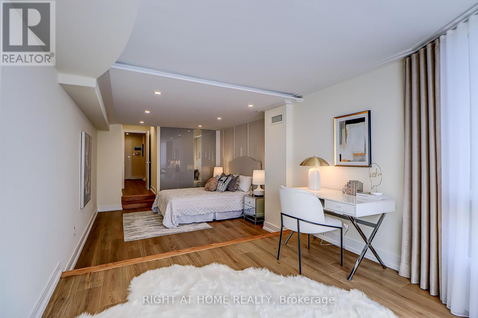 1207 - 130 Carlton Street, Toronto, Ontario  M5A 4K3 - Photo 37 - C12831484