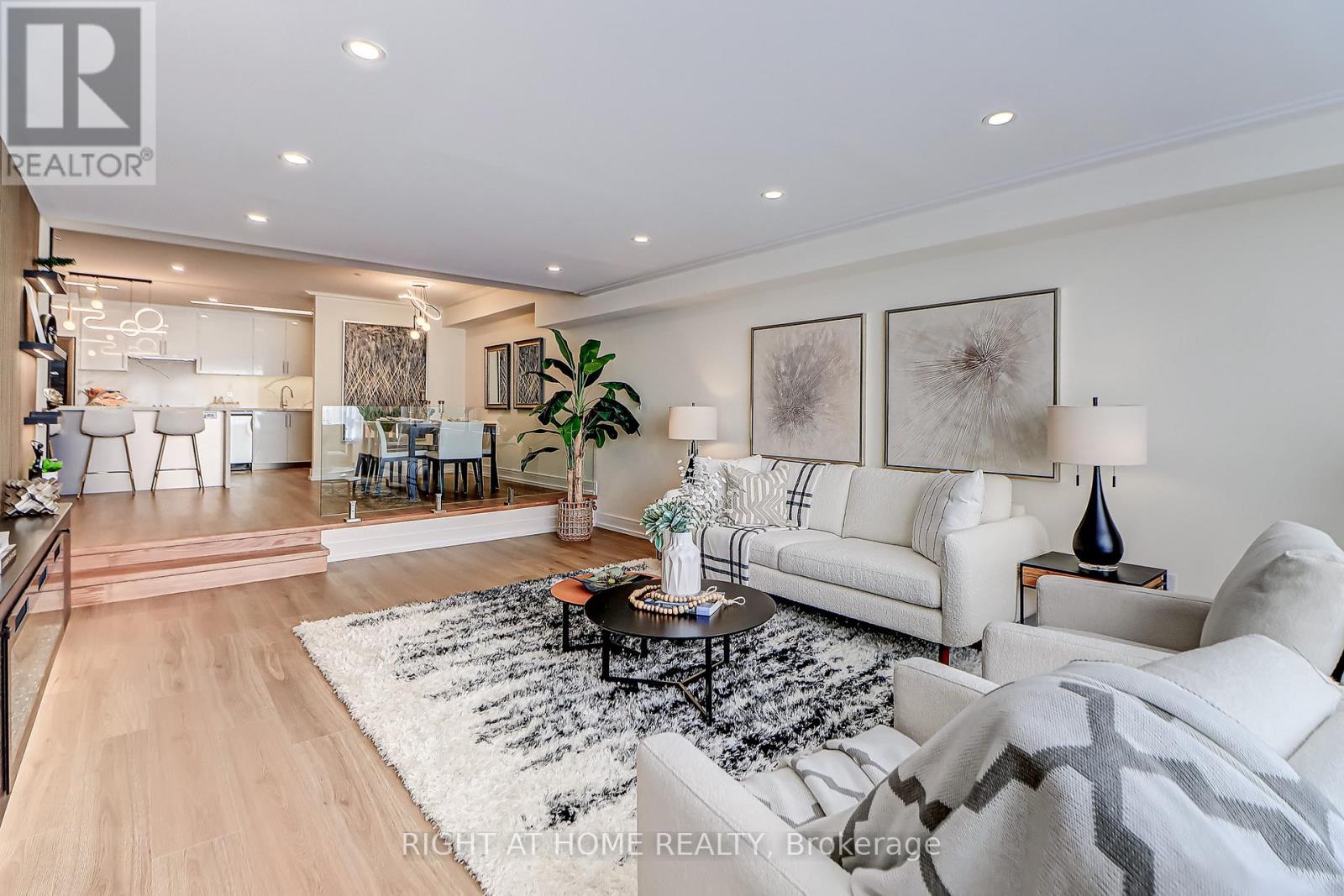 1207 - 130 Carlton Street, Toronto, Ontario  M5A 4K3 - Photo 5 - C12831484