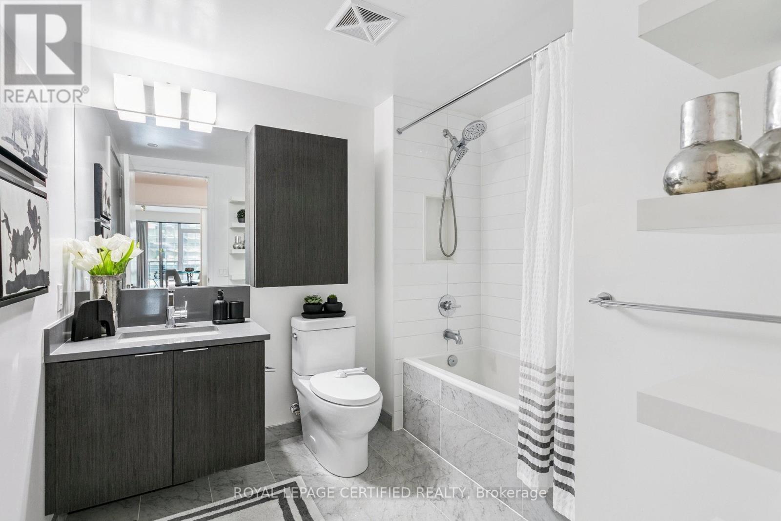 502 - 38 Iannuzzi Street, Toronto (Waterfront Communities), Ontario  M5V 0S2 - Photo 13 - C12831516