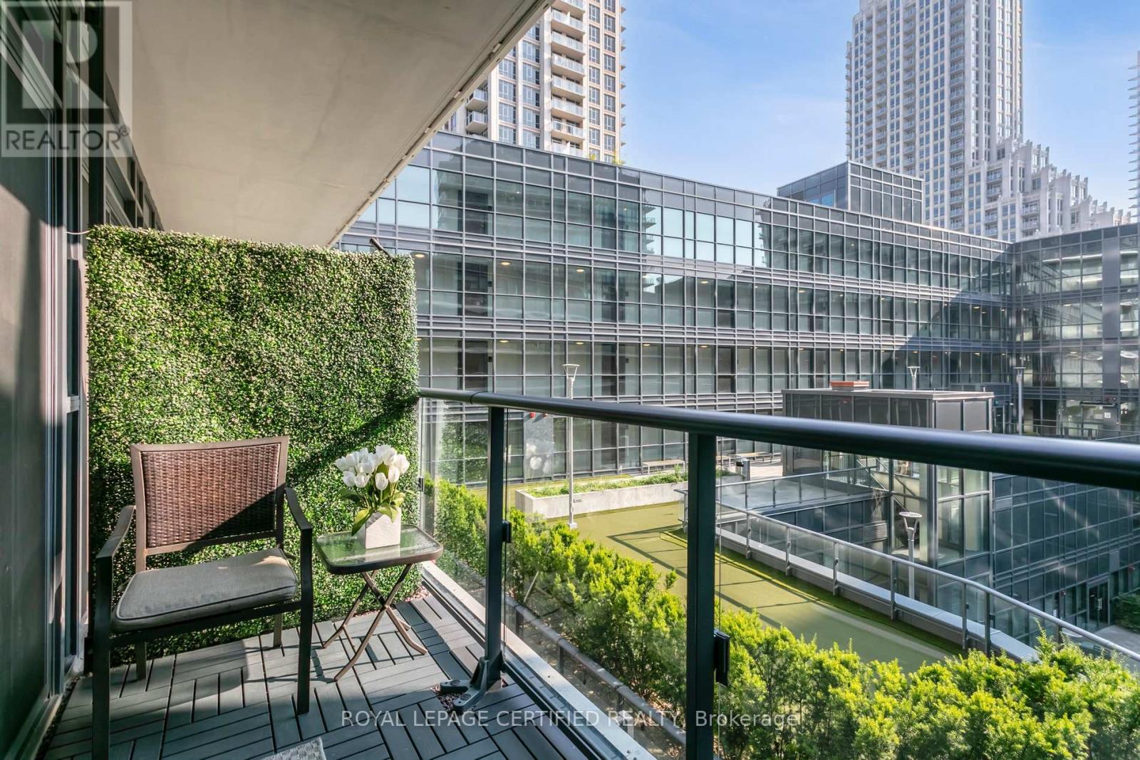 502 - 38 Iannuzzi Street, Toronto (Waterfront Communities), Ontario  M5V 0S2 - Photo 15 - C12831516