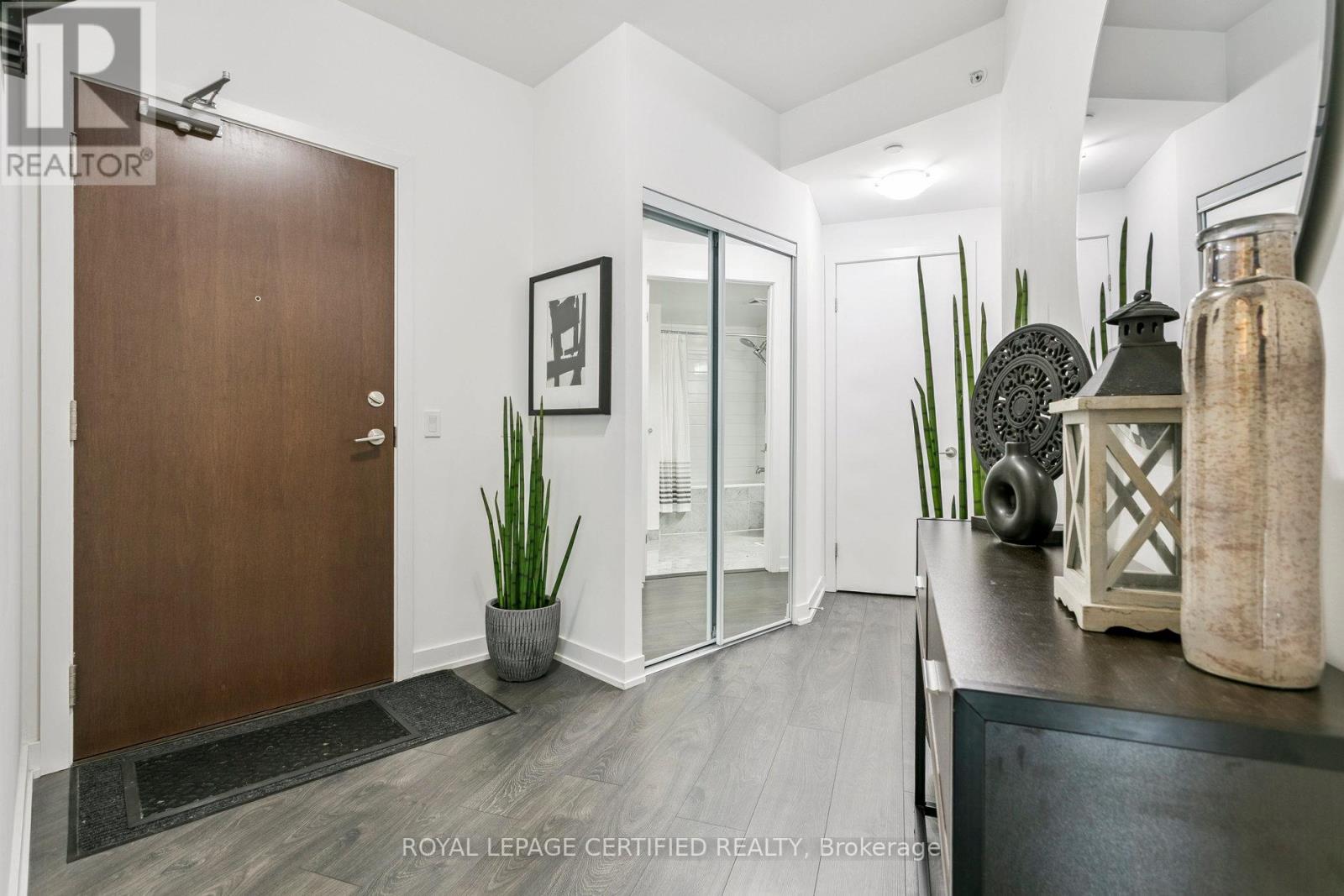 502 - 38 Iannuzzi Street, Toronto (Waterfront Communities), Ontario  M5V 0S2 - Photo 3 - C12831516