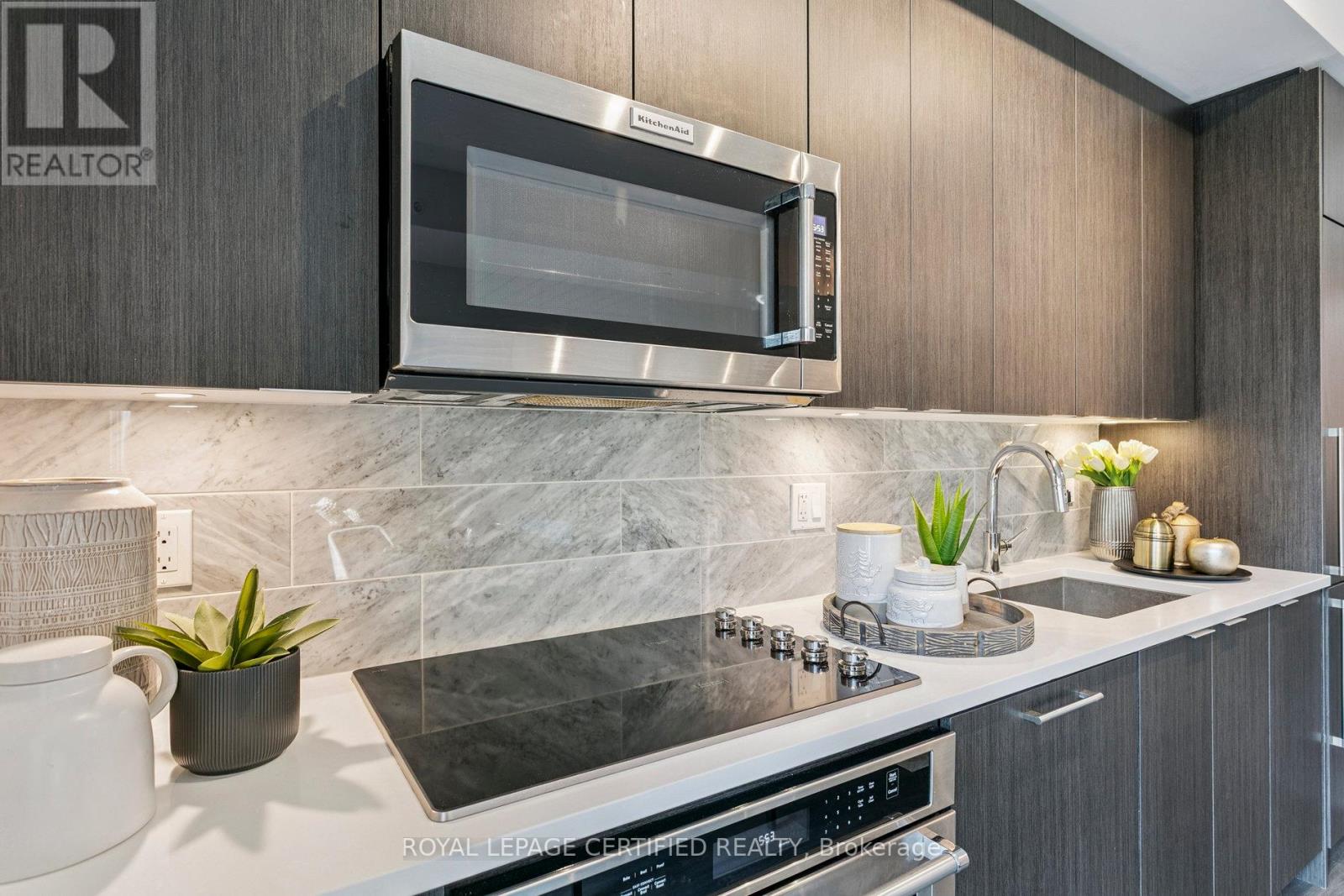 502 - 38 Iannuzzi Street, Toronto (Waterfront Communities), Ontario  M5V 0S2 - Photo 7 - C12831516