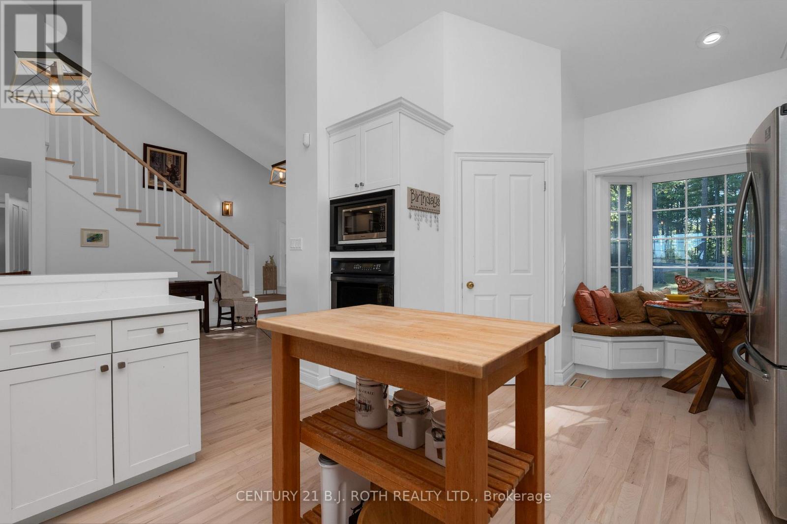 2710 Portage Trail, Springwater, Ontario  L9X 0J3 - Photo 10 - S12831498