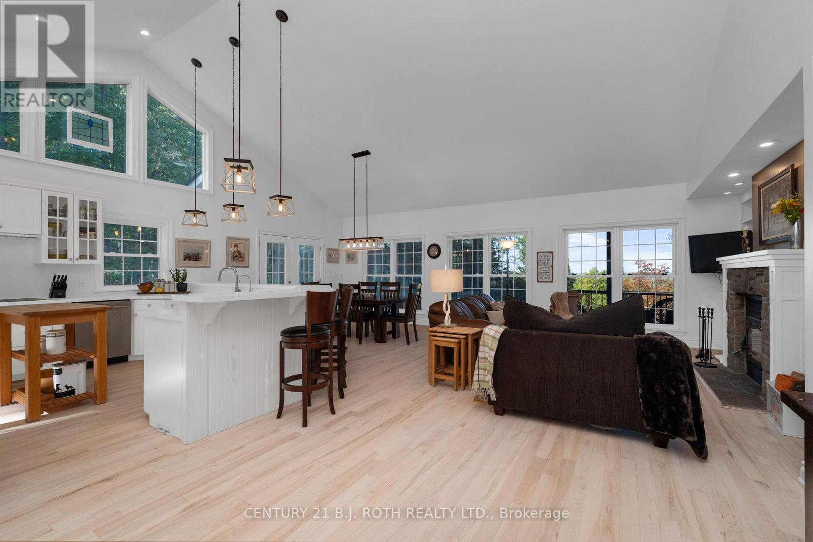 2710 Portage Trail, Springwater, Ontario  L9X 0J3 - Photo 6 - S12831498