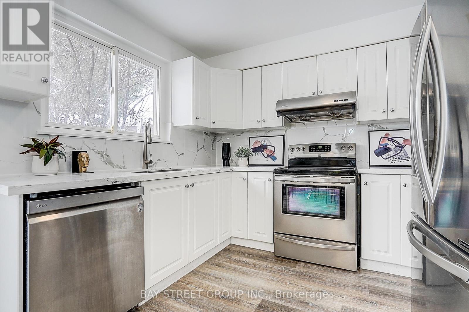 224 Hollyberry Trail, Toronto, Ontario  M2H 2P4 - Photo 12 - C12821896