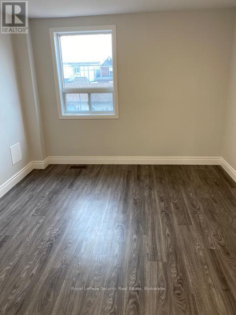 Upper - 706 Gladstone Avenue, Toronto, Ontario  M6H 3J4 - Photo 11 - W12831486