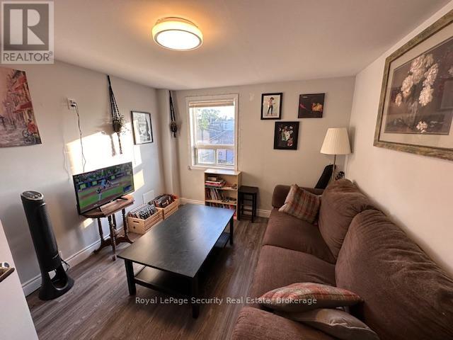 Upper - 706 Gladstone Avenue, Toronto, Ontario  M6H 3J4 - Photo 3 - W12831486