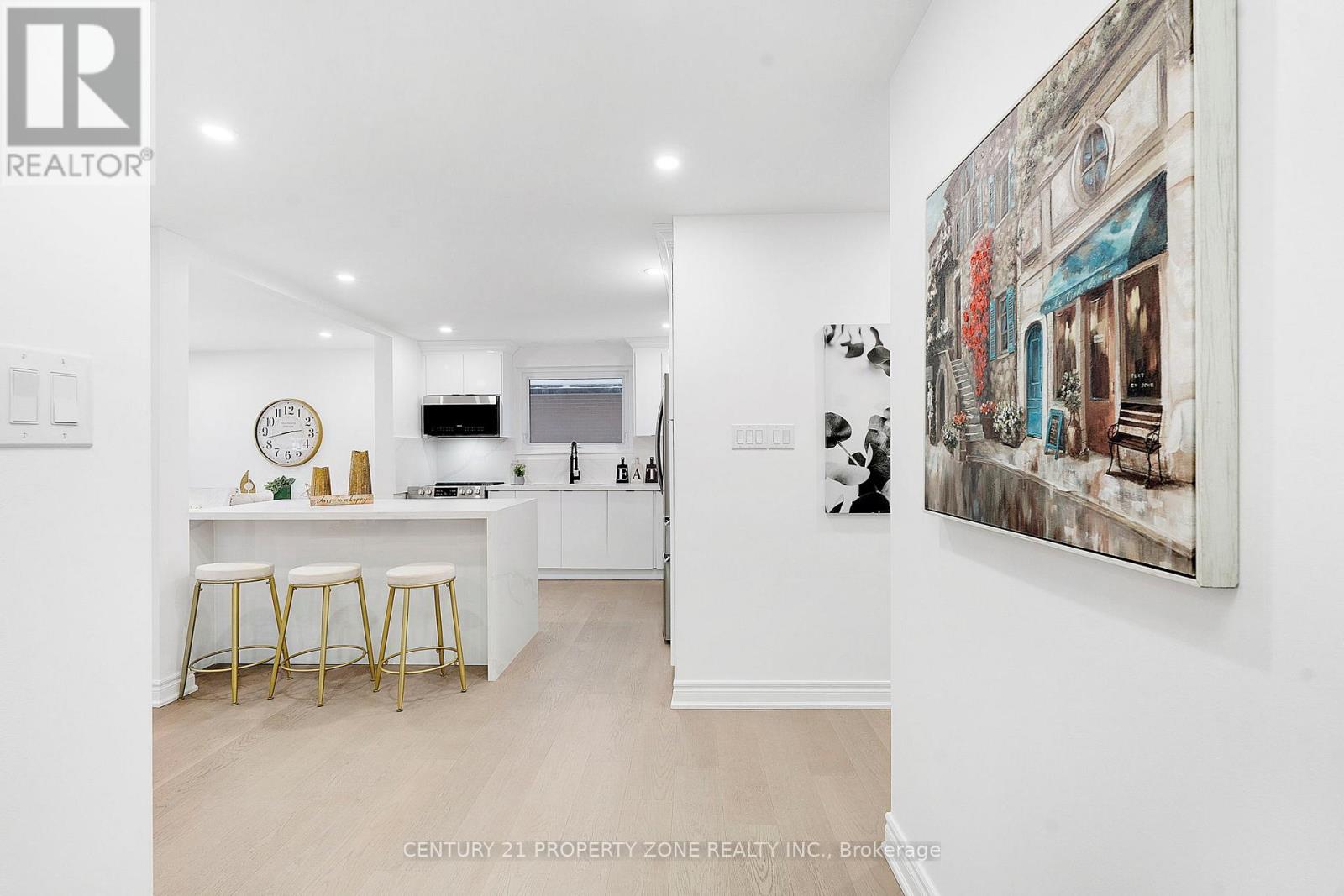 Upper - 77 Belmont Drive, Brampton, Ontario  L6T 2K5 - Photo 5 - W12831512