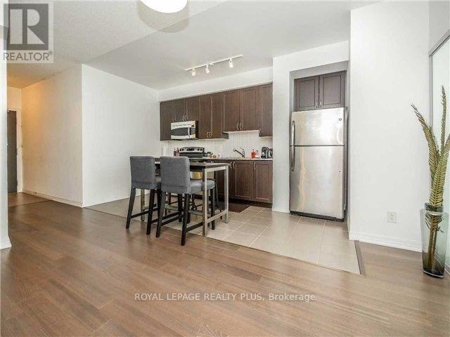 2310 - 223 Webb Drive, Mississauga, Ontario  L5B 0E8 - Photo 2 - W12831524