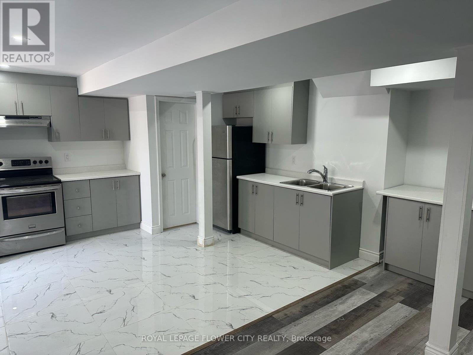 47 Sparta Drive, Brampton, Ontario  L6P 1H8 - Photo 1 - W12831526