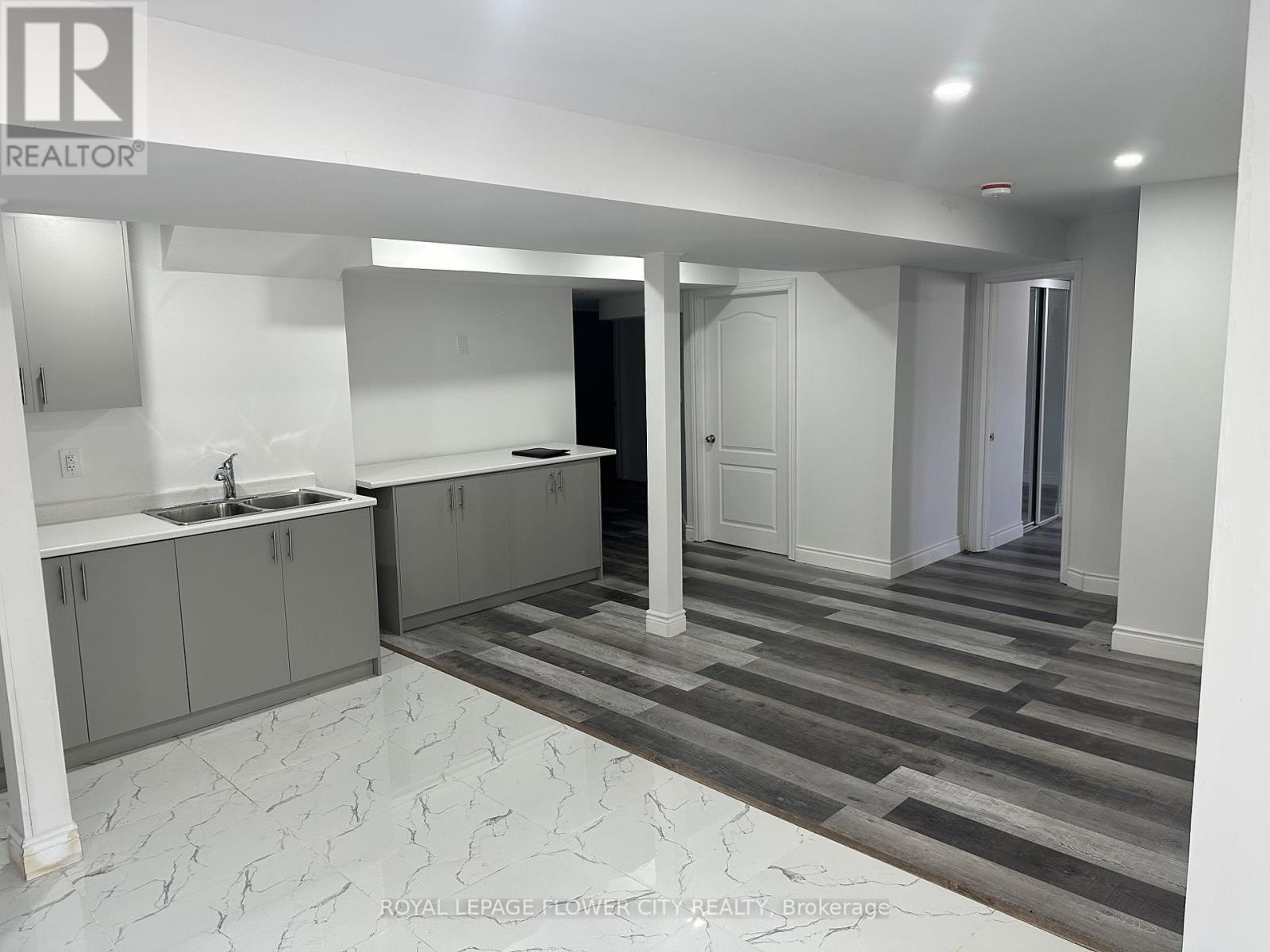 47 Sparta Drive, Brampton, Ontario  L6P 1H8 - Photo 2 - W12831526