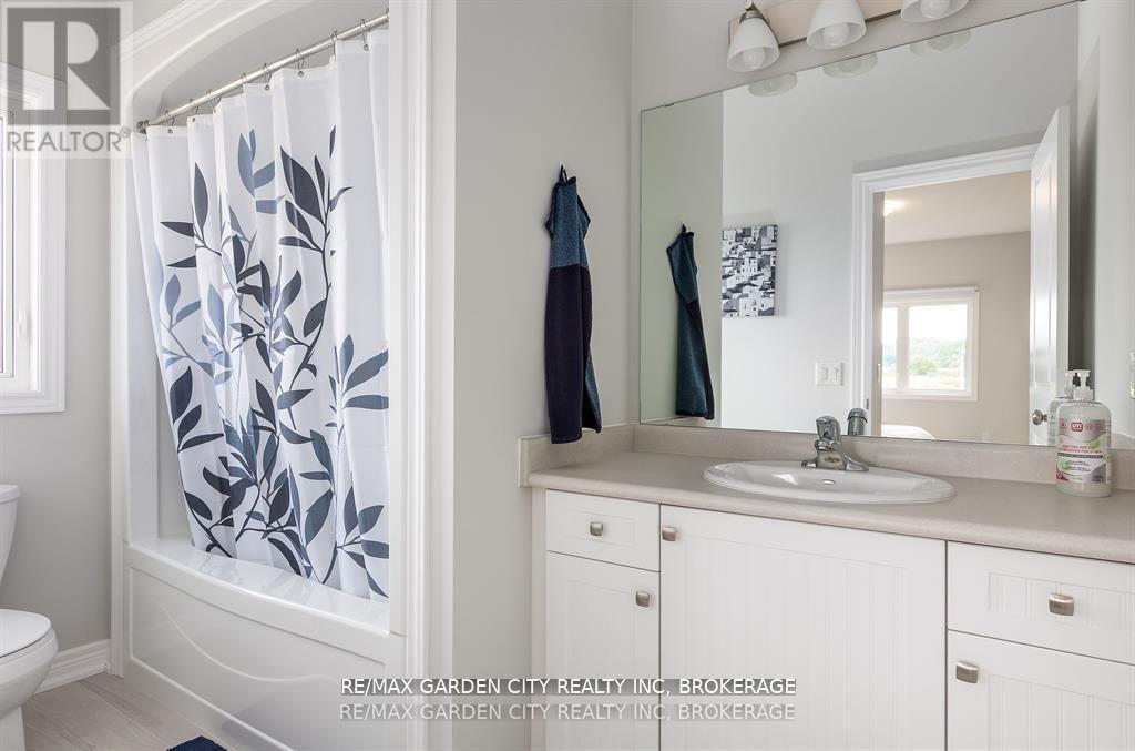 34 Bounty Avenue, Thorold, Ontario  L2V 0H3 - Photo 13 - X12822006