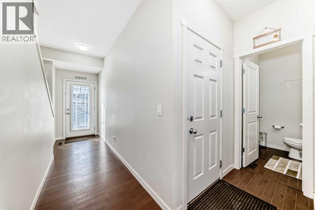 48 Copperpond Landing Se, Calgary, Alberta  T2Z 1G6 - Photo 11 - A2285922