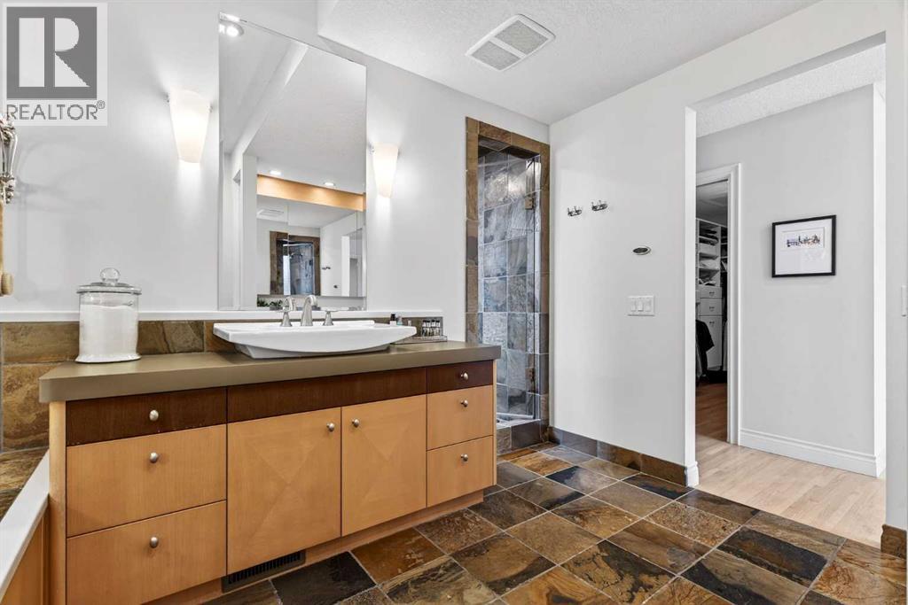 6913 Leaside Drive Sw, Calgary, Alberta  T3E 6H6 - Photo 31 - A2286625