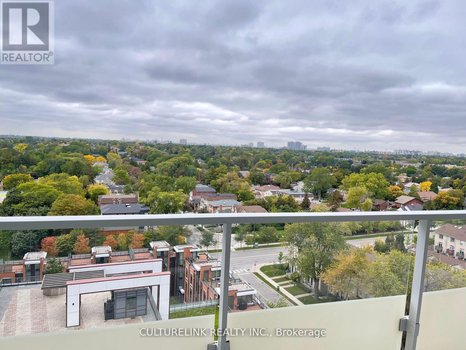 2010 - 75 Canterbury Place, Toronto, Ontario  M2N 0L2 - Photo 3 - C12831546