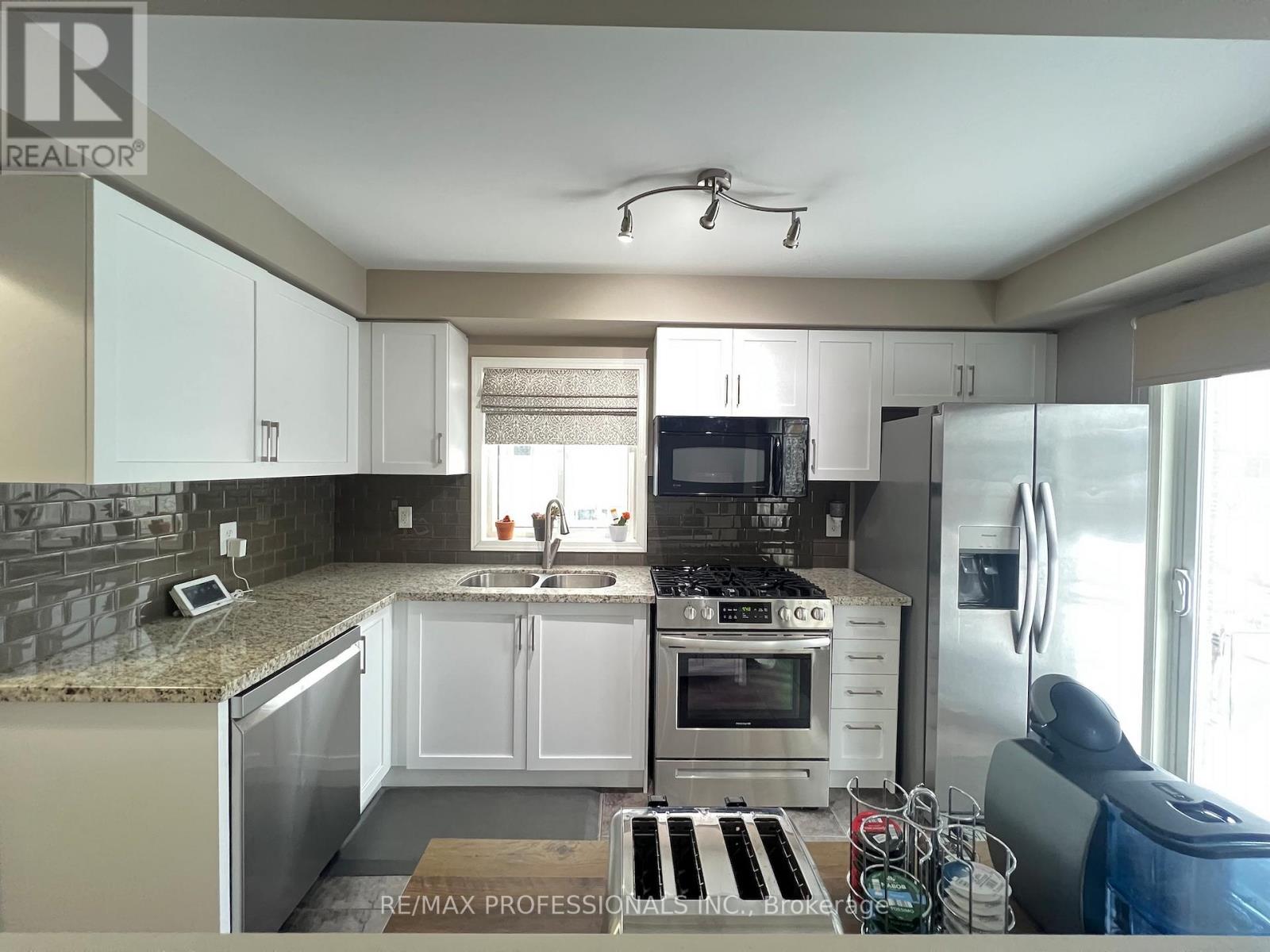 56 Beacon Road, Barrie, Ontario  L4N 9J8 - Photo 12 - S12831554