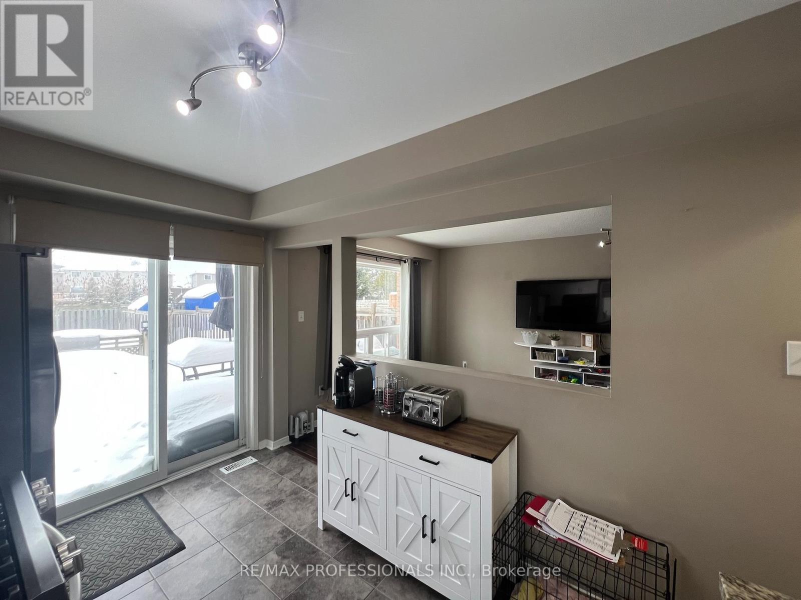 56 Beacon Road, Barrie, Ontario  L4N 9J8 - Photo 23 - S12831554