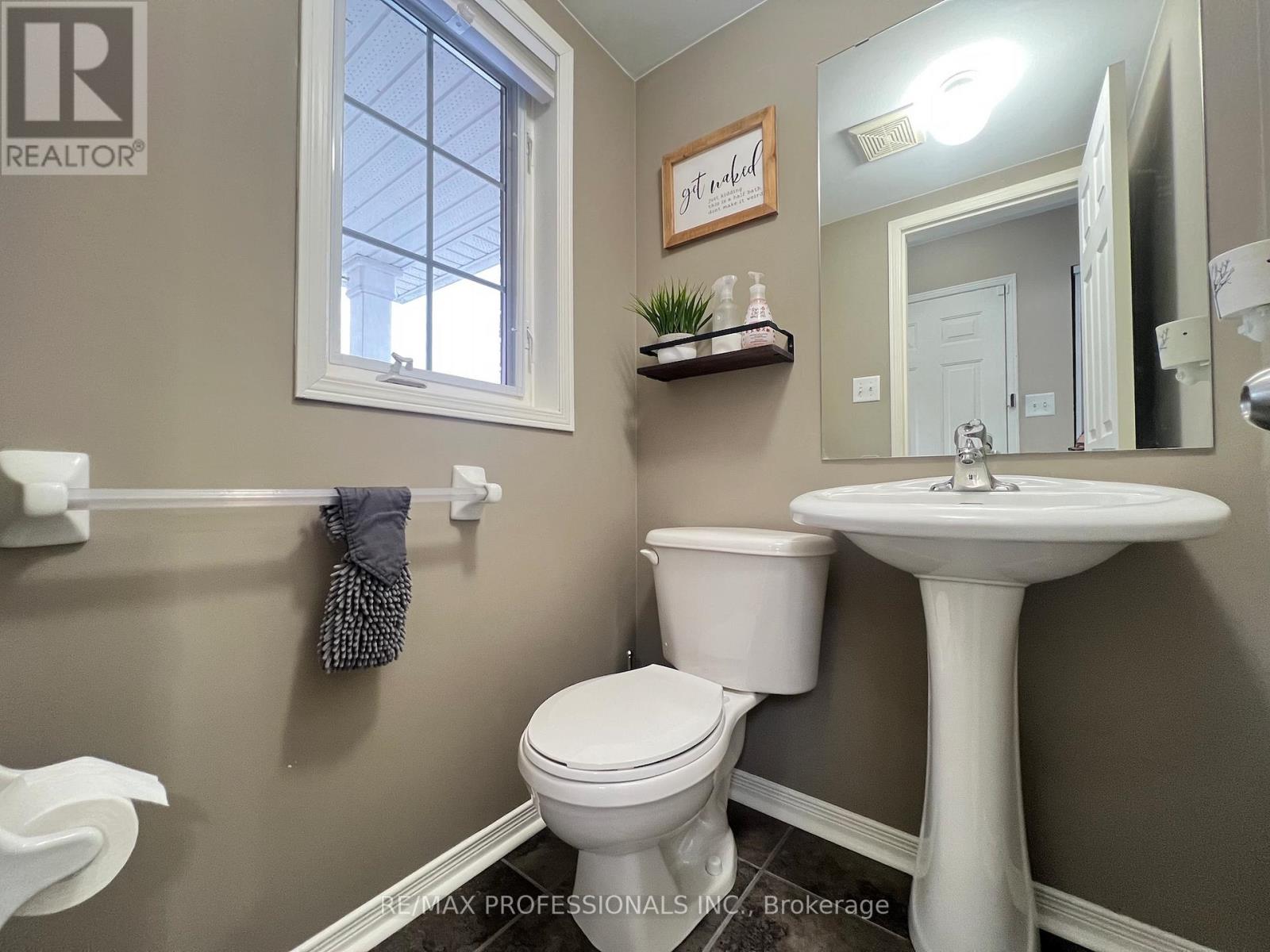 56 Beacon Road, Barrie, Ontario  L4N 9J8 - Photo 9 - S12831554