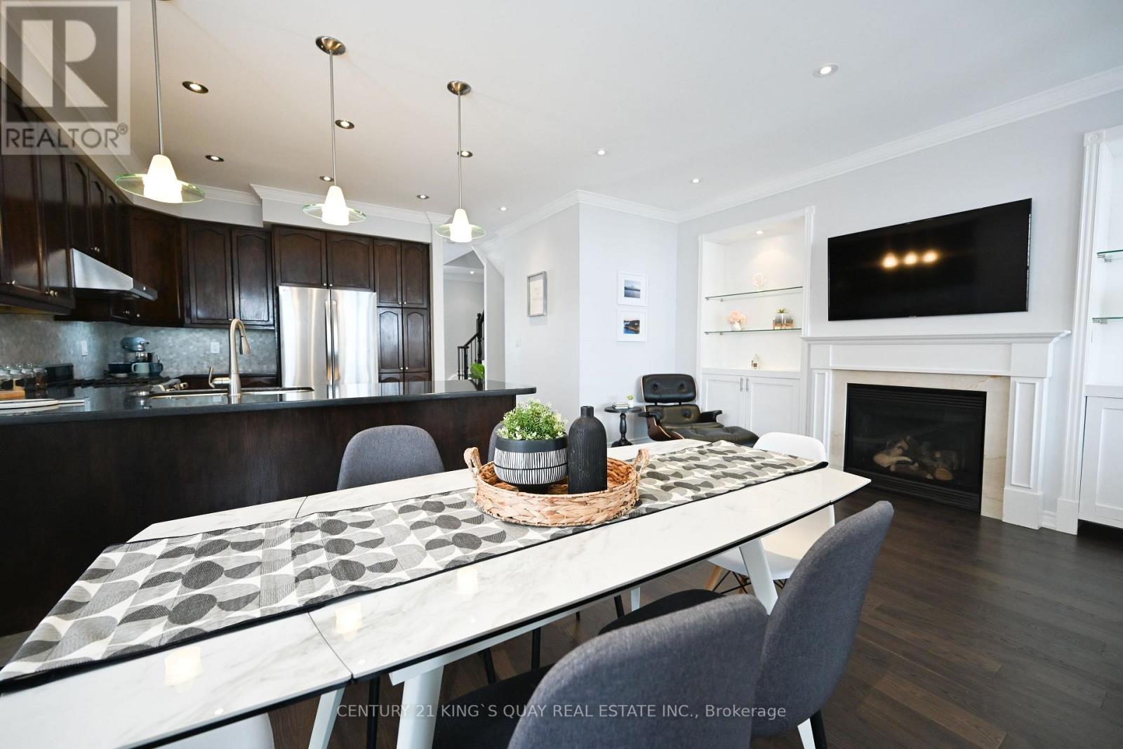 10514 Victoria Square Boulevard, Markham, Ontario  L6C 0A3 - Photo 8 - N12831506