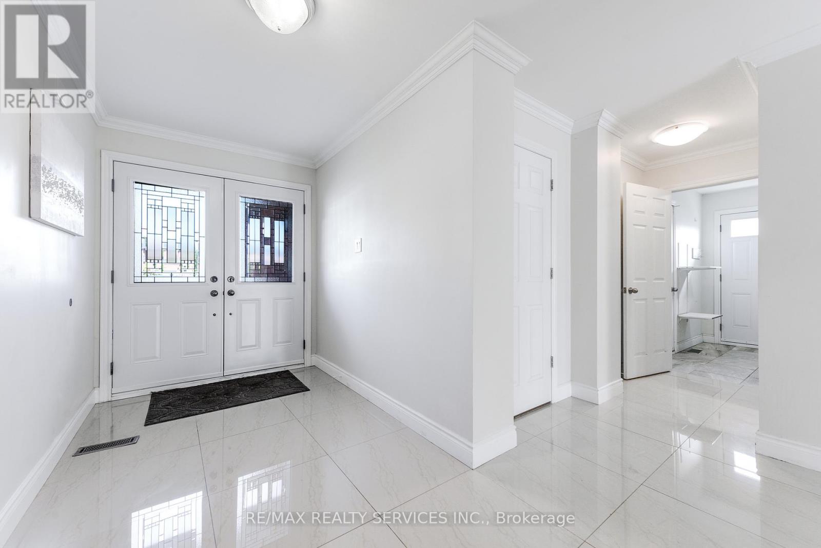 10 St Mark Place, Brampton, Ontario  L6X 3W5 - Photo 10 - W12831536