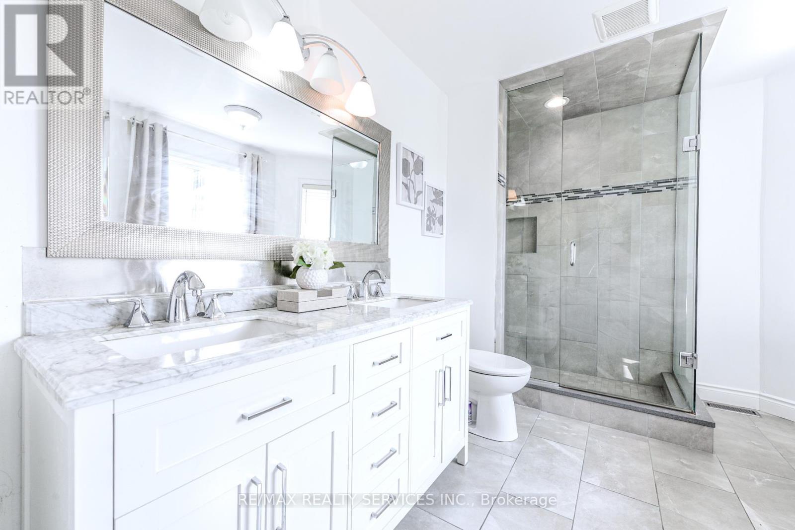 10 St Mark Place, Brampton, Ontario  L6X 3W5 - Photo 32 - W12831536