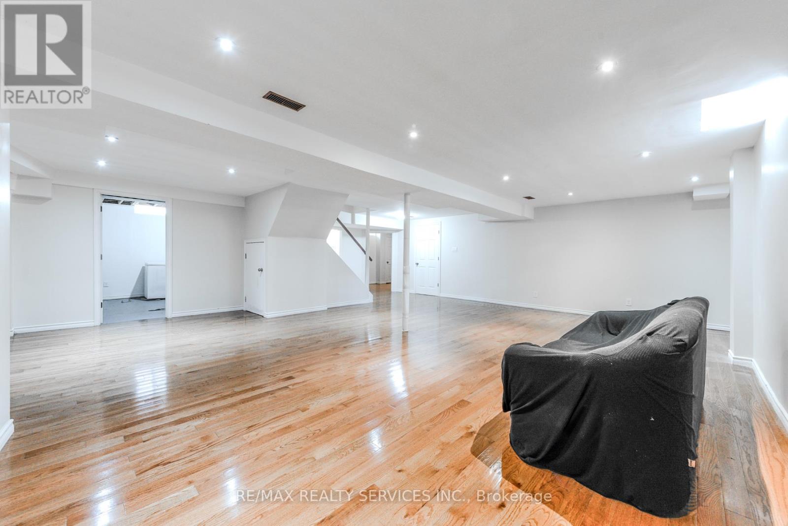 10 St Mark Place, Brampton, Ontario  L6X 3W5 - Photo 46 - W12831536