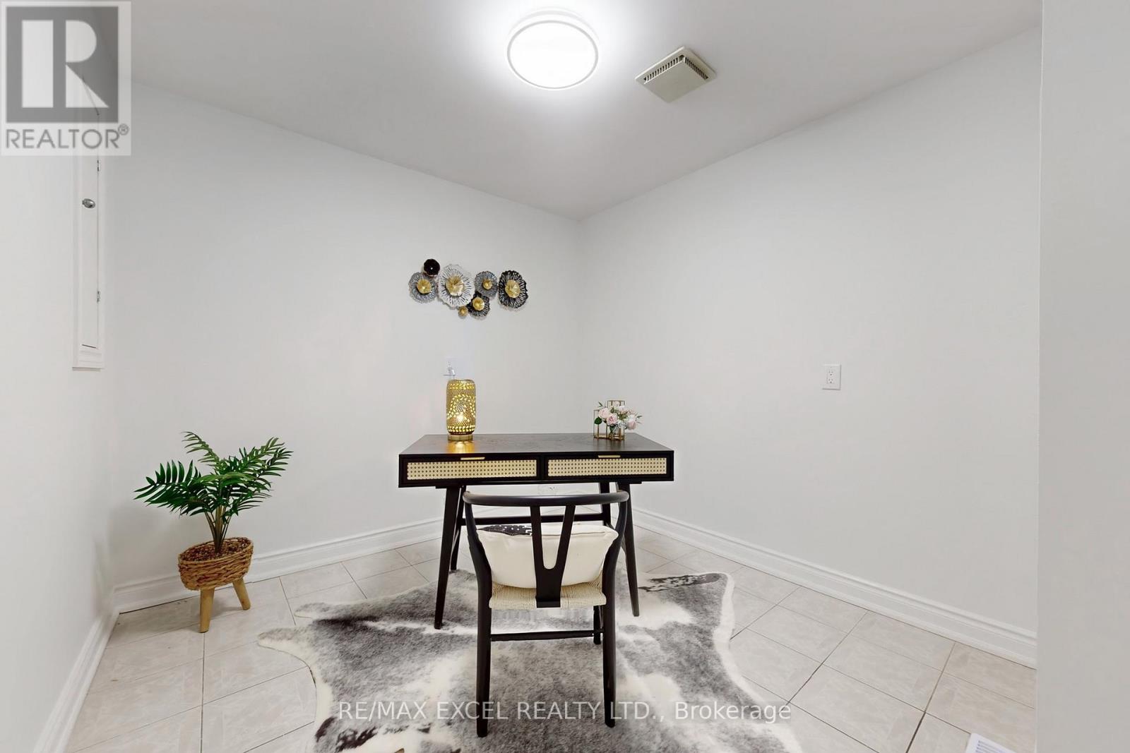 4388 Guildwood Way, Mississauga, Ontario  L5R 2A4 - Photo 22 - W12831538