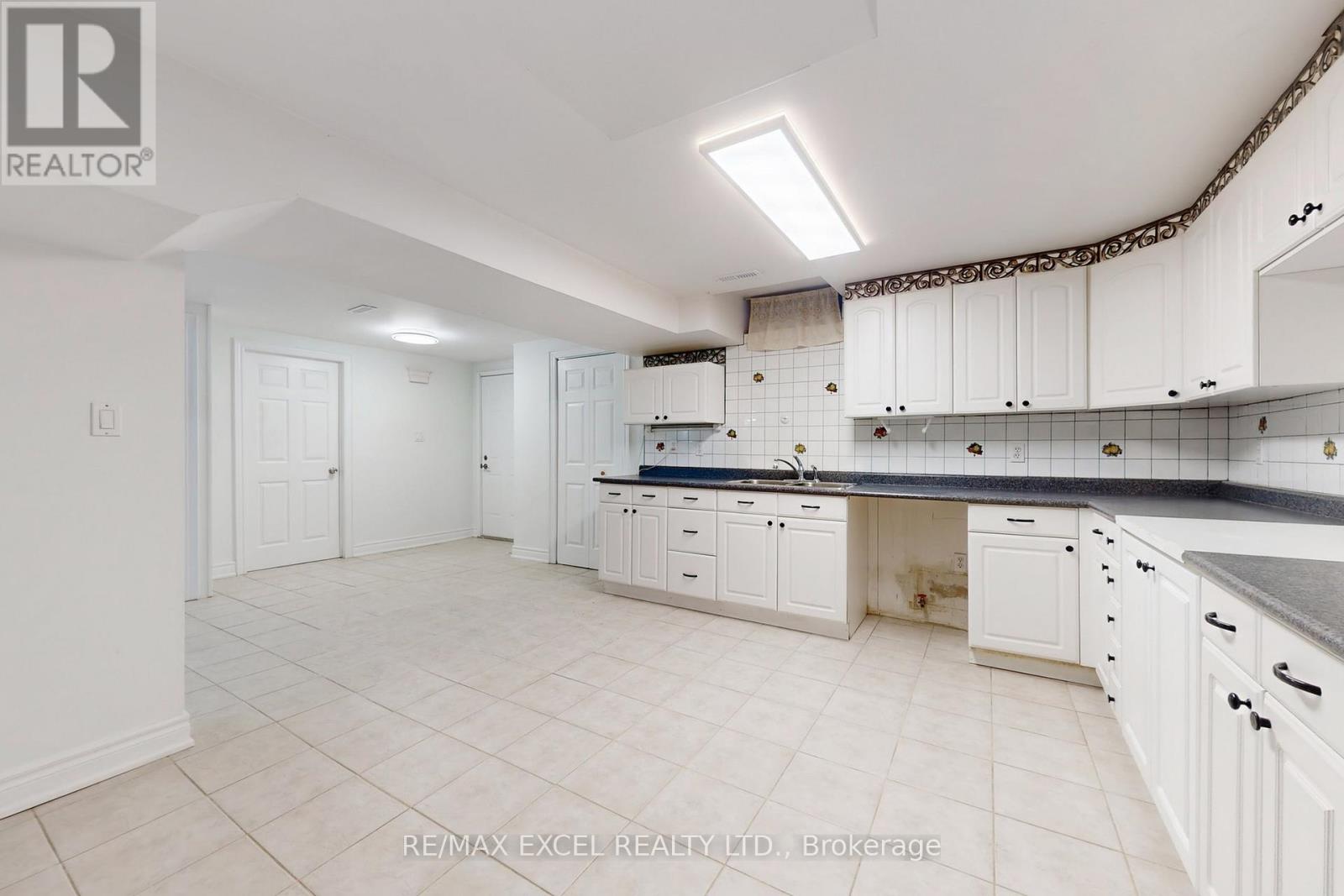 4388 Guildwood Way, Mississauga, Ontario  L5R 2A4 - Photo 43 - W12831538