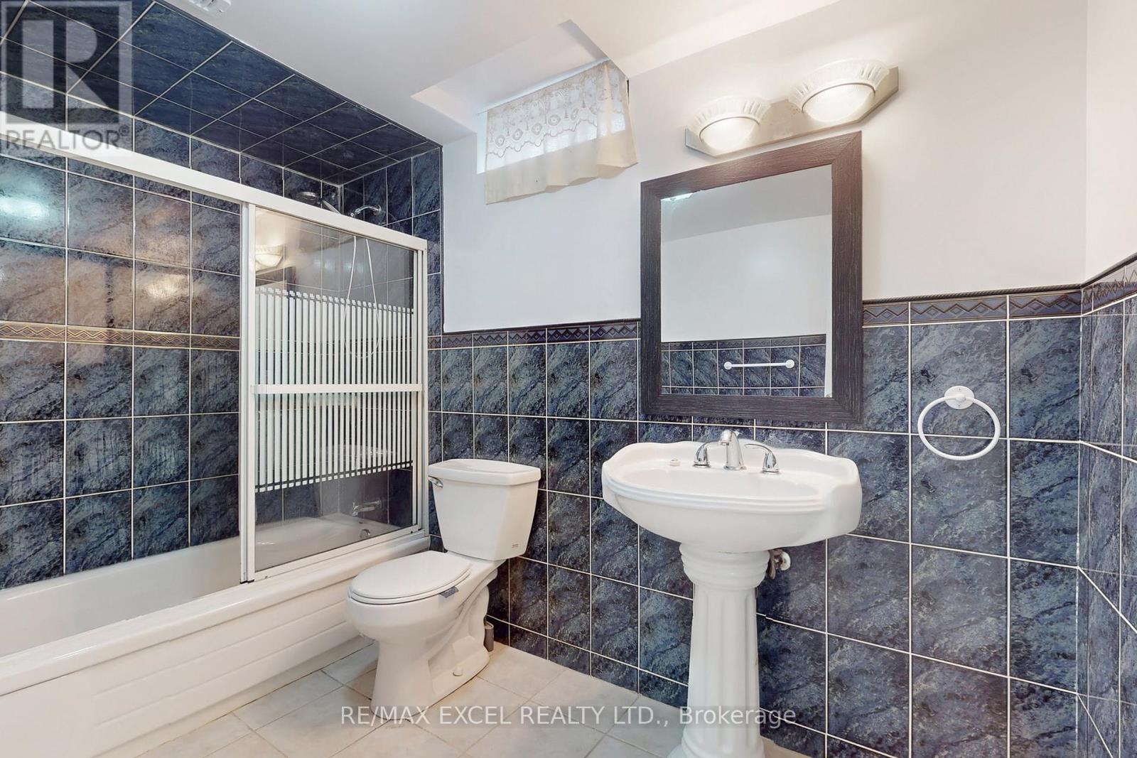 4388 Guildwood Way, Mississauga, Ontario  L5R 2A4 - Photo 46 - W12831538