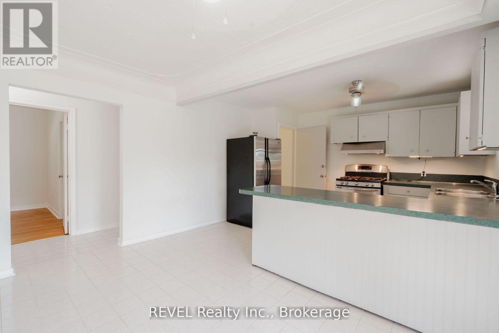 6835 Wills Street, Niagara Falls, Ontario  L2J 1Y6 - Photo 15 - X12831564