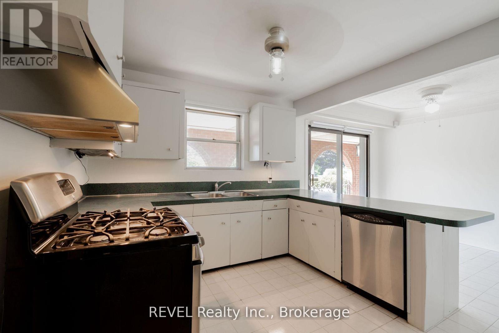 6835 Wills Street, Niagara Falls, Ontario  L2J 1Y6 - Photo 17 - X12831564