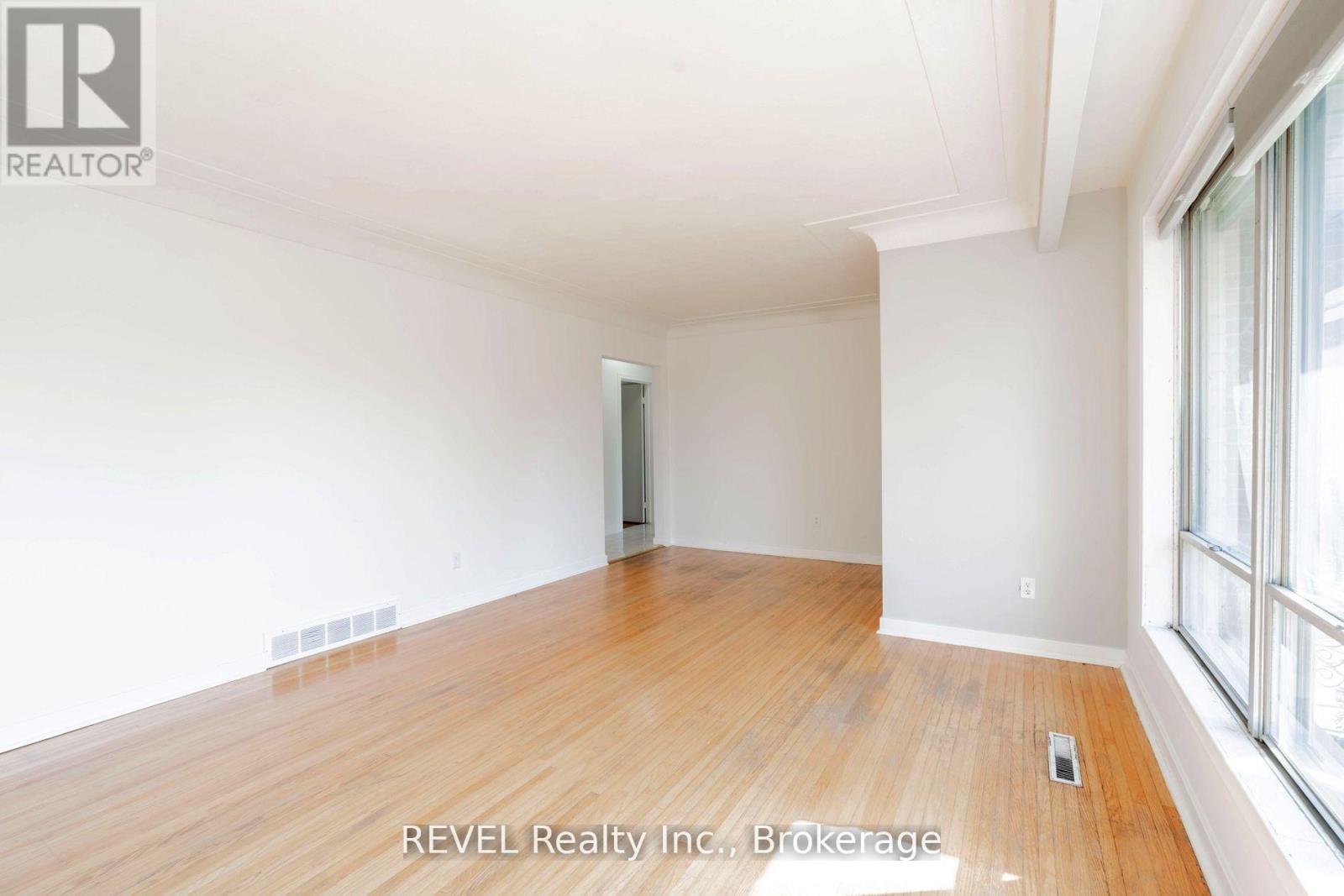 6835 Wills Street, Niagara Falls, Ontario  L2J 1Y6 - Photo 8 - X12831564