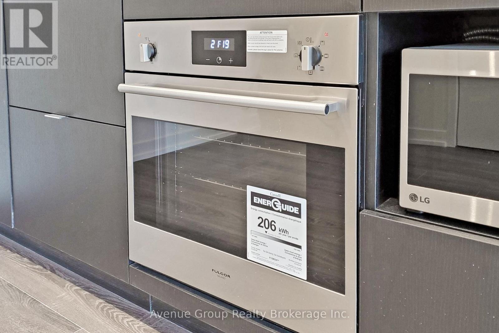 1313 - 20 Edward Street, Toronto, Ontario  M5G 1C9 - Photo 18 - C12831596