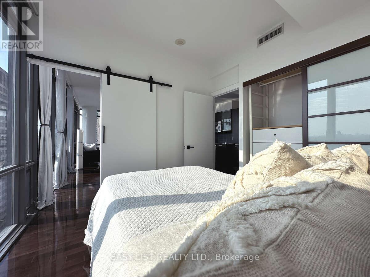 2203 - 37 Grosvenor Street, Toronto, Ontario  M4Y 3G5 - Photo 8 - C12831624