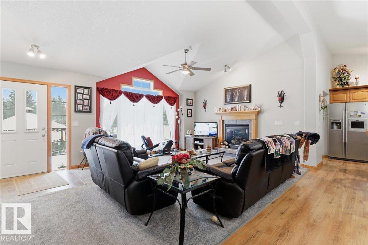 5004 60 Av, Rural Wetaskiwin County, Alberta  T0C 2C0 - Photo 5 - E4475379