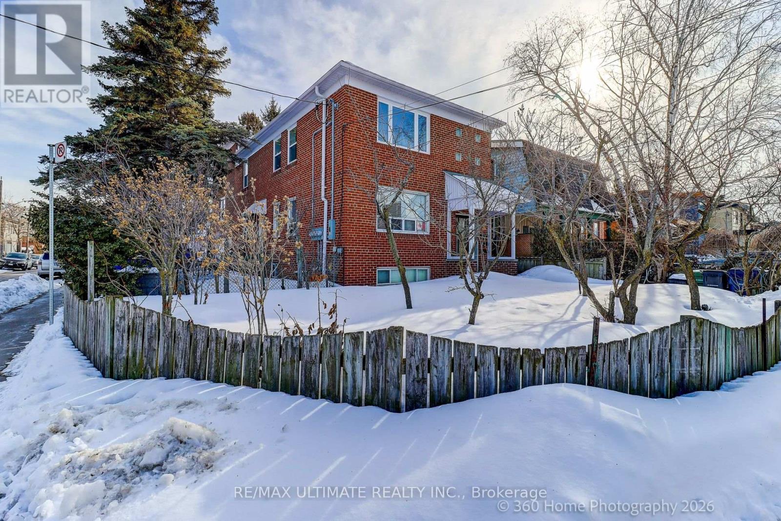 53 Virginia Avenue, Toronto, Ontario  M4C 3H3 - Photo 3 - E12831602