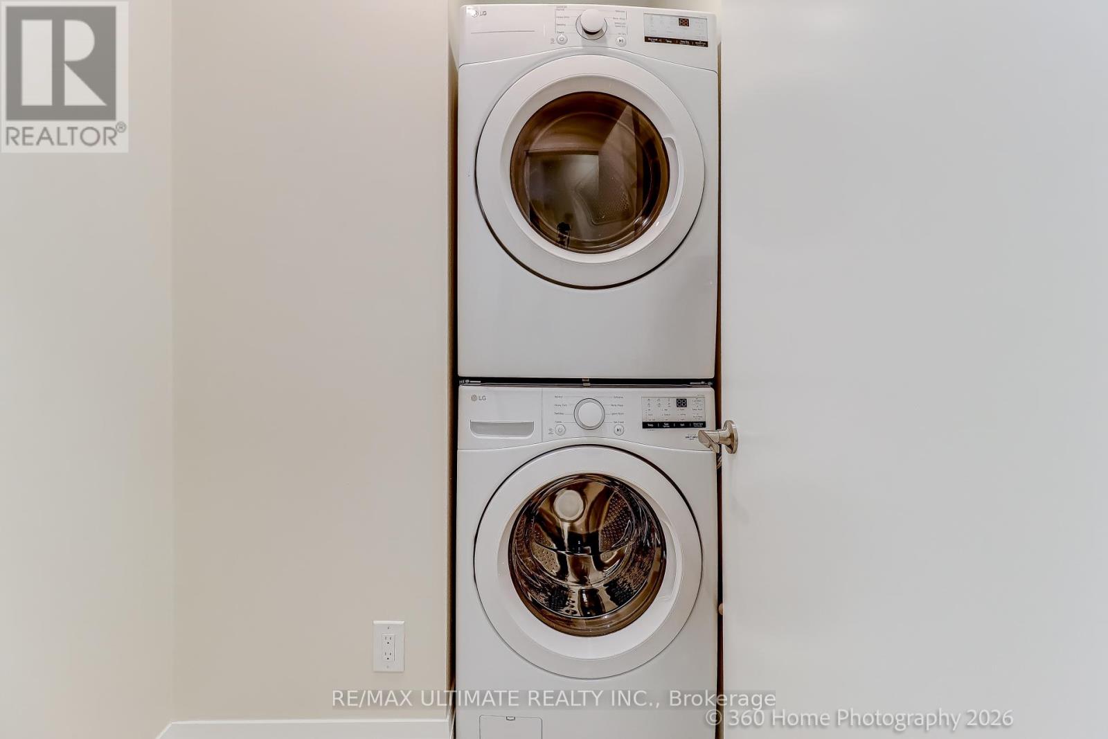 53 Virginia Avenue, Toronto, Ontario  M4C 3H3 - Photo 7 - E12831602