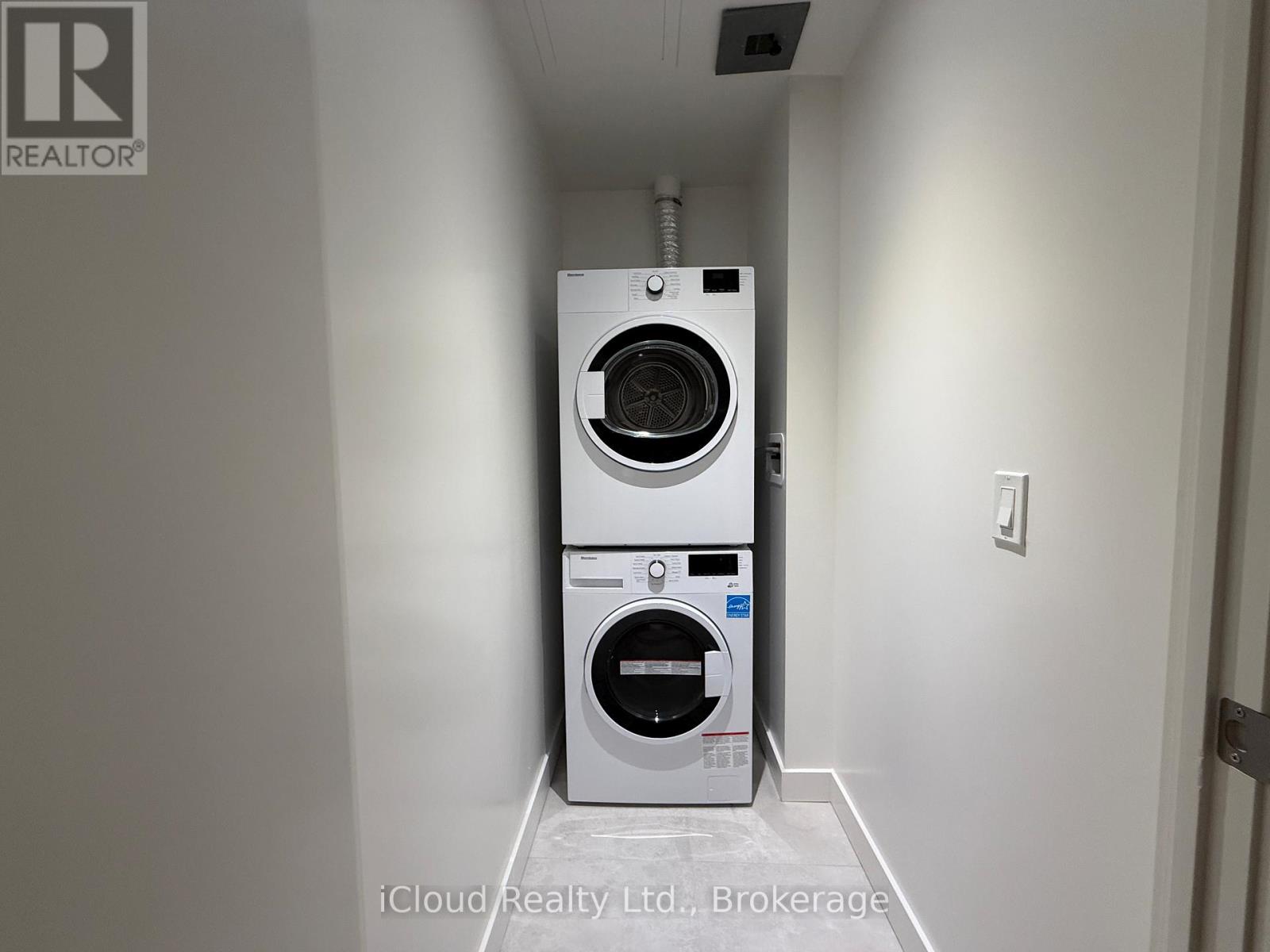 318 - 448 Burnhamthorpe Road, Mississauga, Ontario  L5B 4M6 - Photo 11 - W12831562