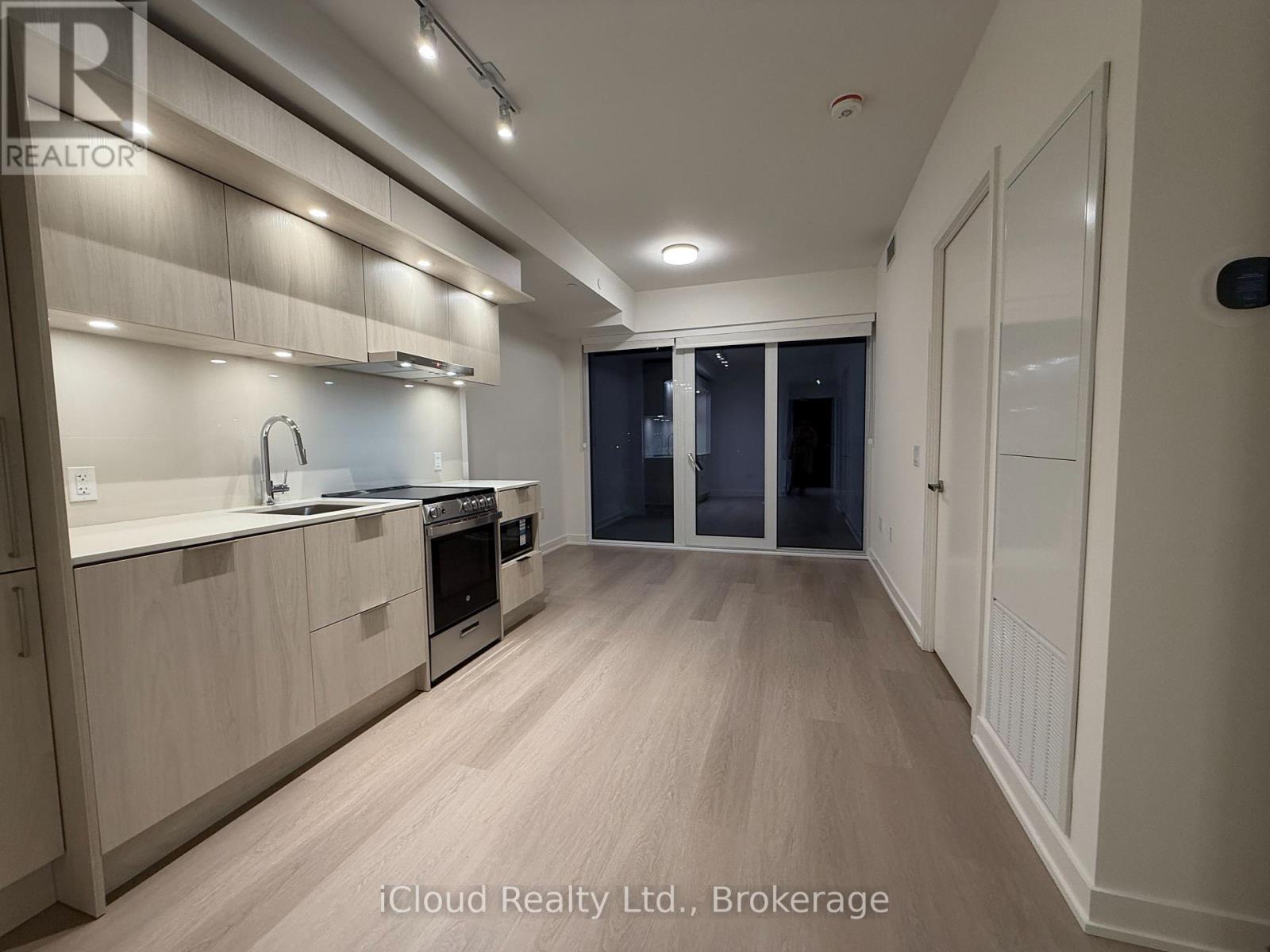 318 - 448 Burnhamthorpe Road, Mississauga, Ontario  L5B 4M6 - Photo 15 - W12831562