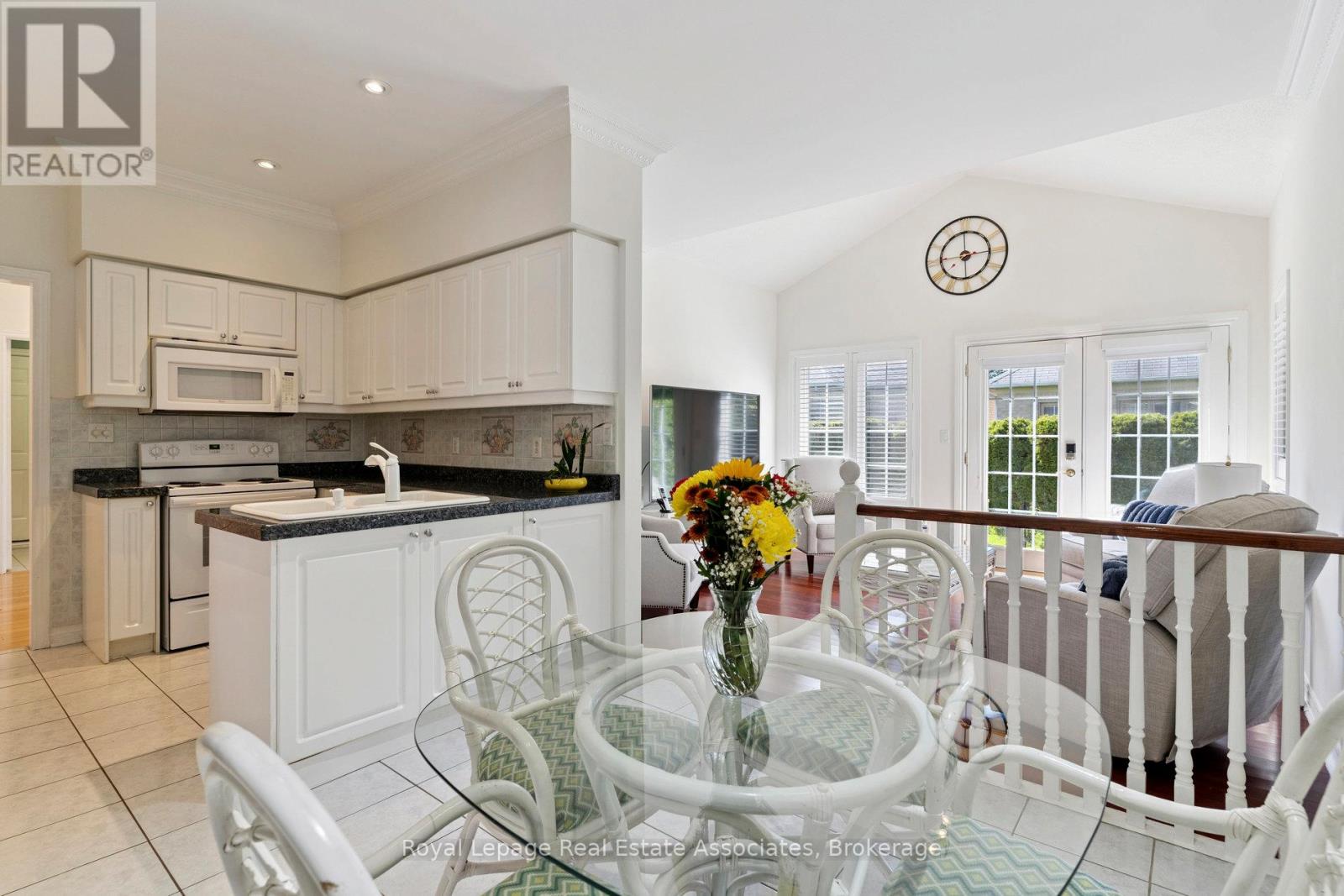 7 Powder Mill Court, Brampton, Ontario  L6R 1W5 - Photo 15 - W12831584