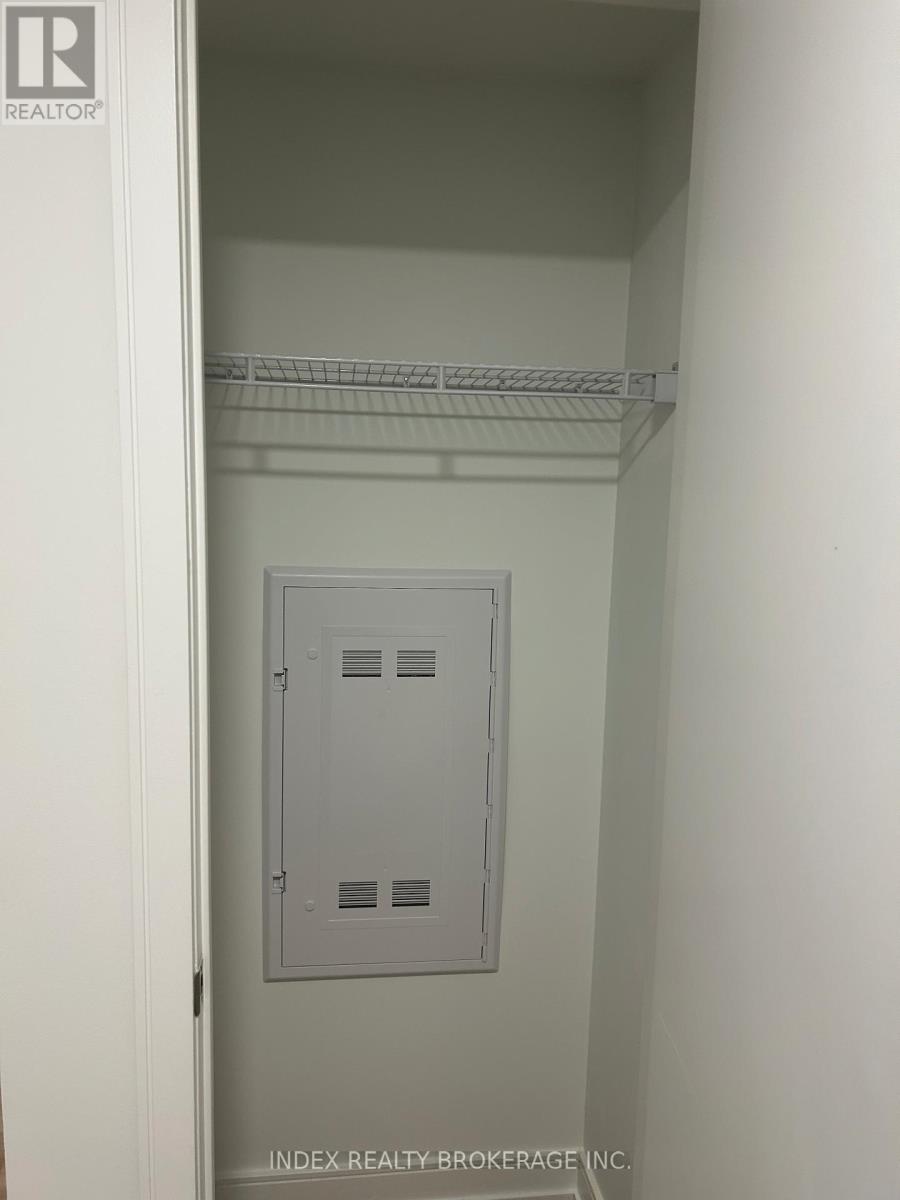 1815 - 3009 Novar Road, Mississauga, Ontario  L5B 1H7 - Photo 2 - W12831592