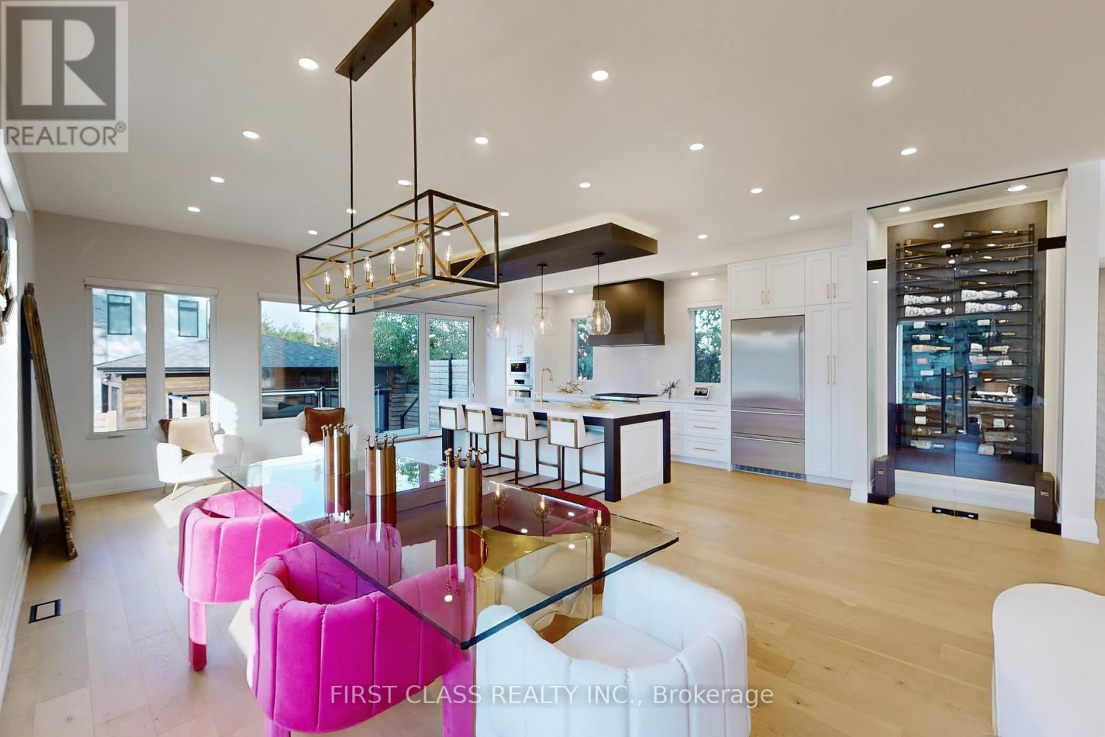 1047 Meredith Avenue, Mississauga, Ontario  L5E 2C6 - Photo 10 - W12831604