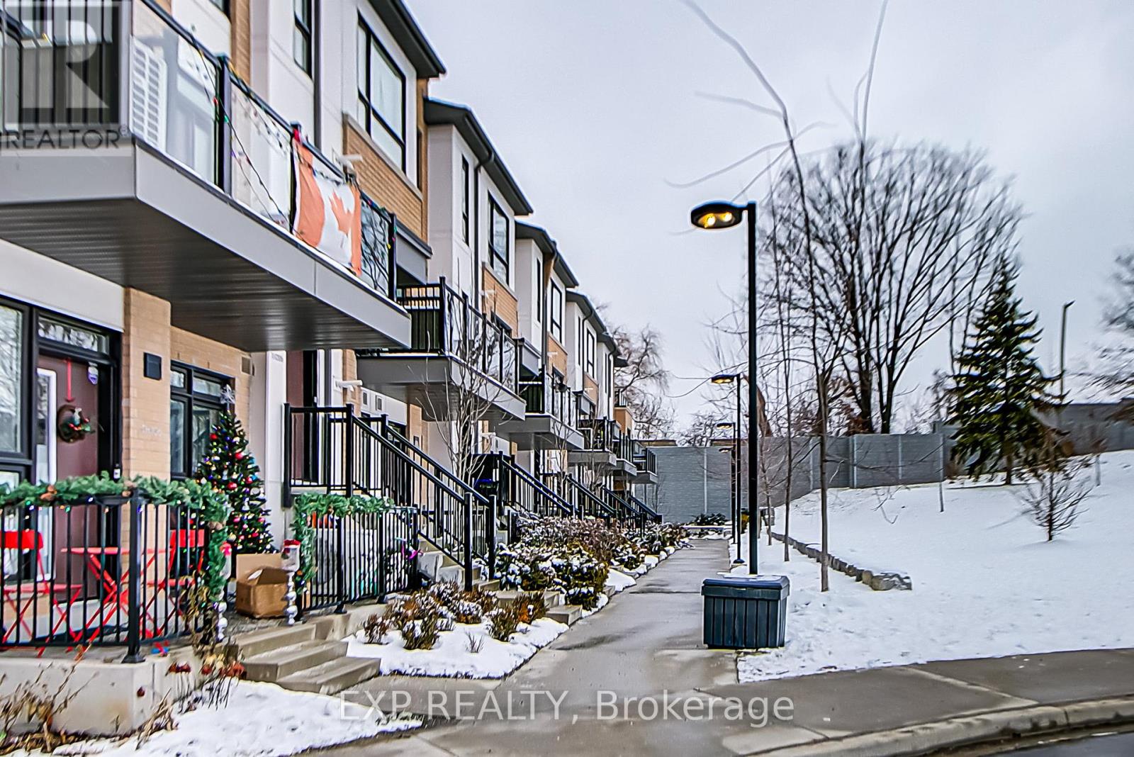62 - 90 CANON JACKSON DRIVE, Toronto, Ontario