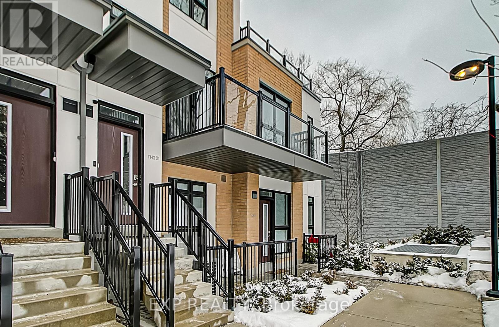 62 - 90 Canon Jackson Drive, Toronto, Ontario  M6M 0C1 - Photo 3 - W12831618